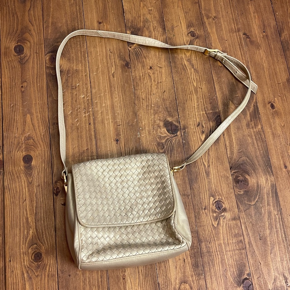 Ganson San Francisco light gold champagne woven leather shoulder purse